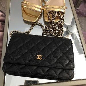 Chanel Caviar Wallet On A Chain (WOC)
